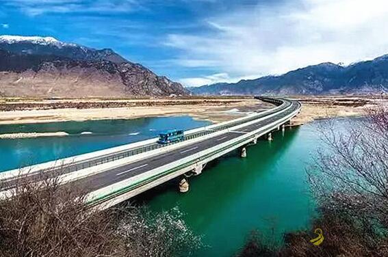 1485.jpg 国内唯一一条不收费的高速公路-----总投资380亿元的拉林高速 中国沥青网,sinoasphalt.com