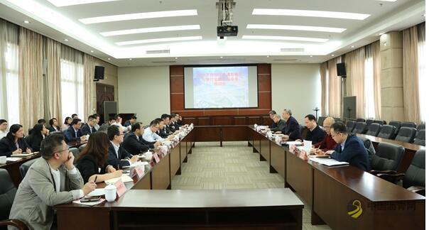 1586.jpg 广西:召开金融机构大力支持交通项目建设业务座谈会(图) 中国沥青网,sinoasphalt.com