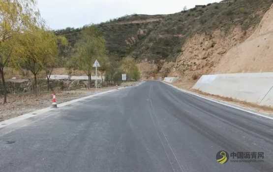 甘肃路桥G566线阎静项目沥青上面层顺利贯通 沥青网,sinoasphalt.com