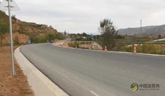 甘肃路桥G566线阎静项目沥青上面层顺利贯通 沥青网,sinoasphalt.com