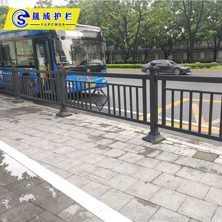 广州新式护栏 (16).jpg