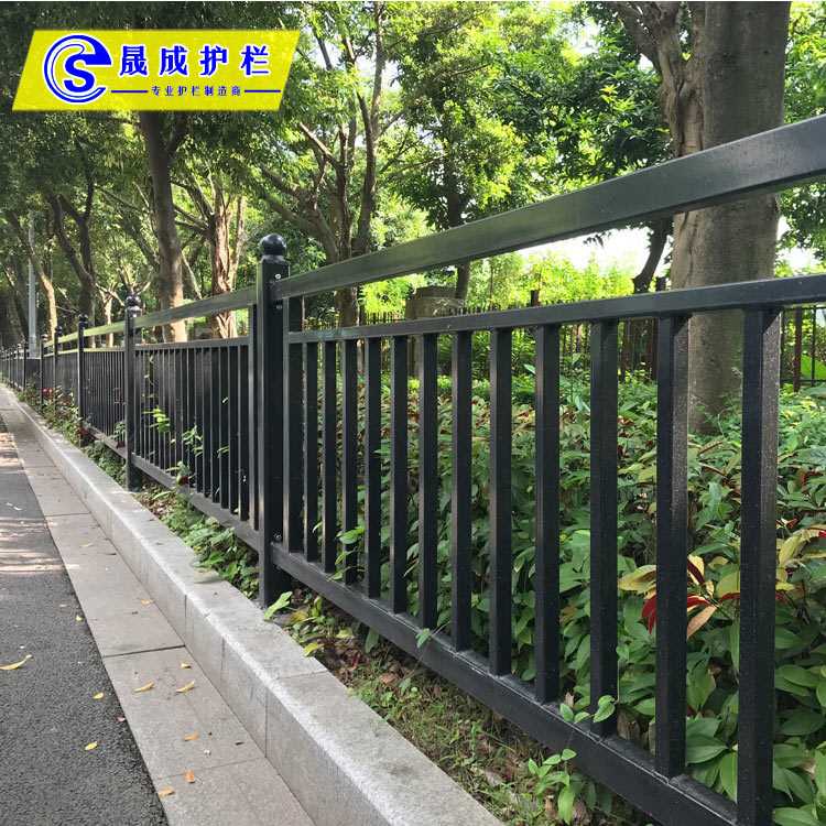 广州新式护栏 (3).jpg 广州新式护栏 (3).jpg