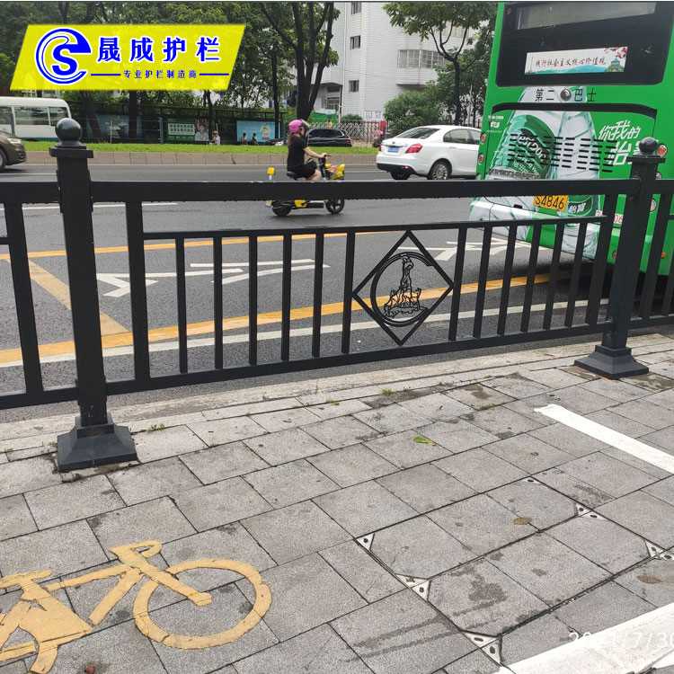 广州新式护栏 (23).jpg