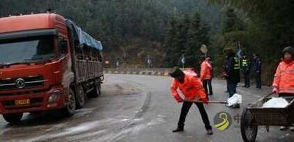 湘粤联动确保冰冻天气公路畅通（图） 中国沥青网，sinoasphalt.com