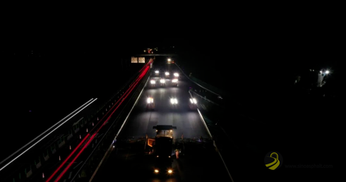 福马组合助力钦北2-2分部完成主线沥青上面层摊铺工作 沥青网，sinoasphalt.com