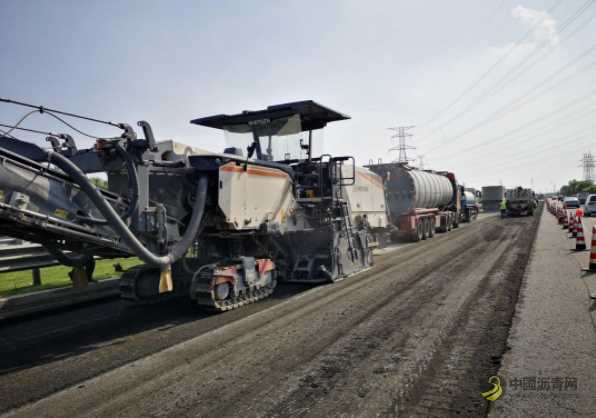 基于同步摊铺的维特根泡沫沥青就地冷再生技术再次于天津大道成功应用 沥青网，sinoasphalt.com