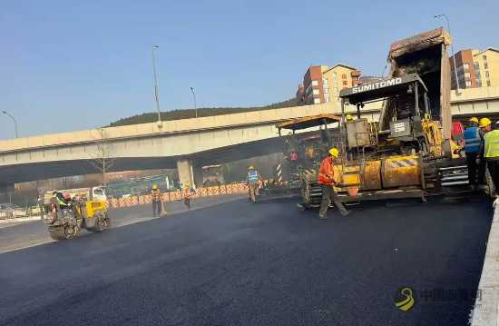 大涧沟路新建工程沥青面层完成铺筑 沥青网，sinoasphalt.com